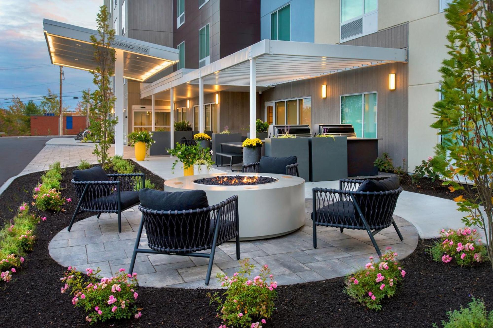 Towneplace Suites Portland Airport Me South Portland Eksteriør bilde